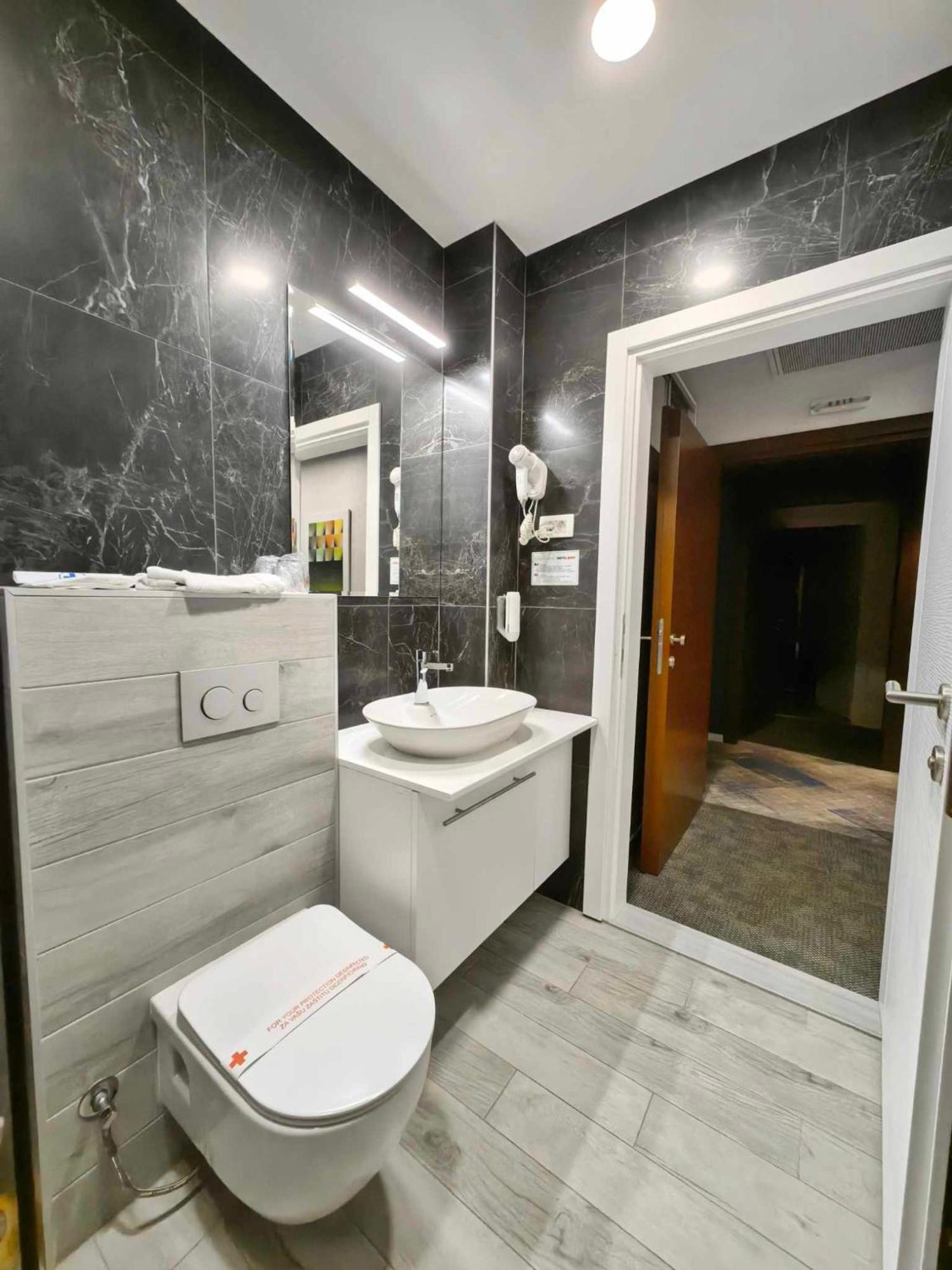 Hotel Biss Zenica Esterno foto